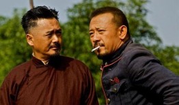 姜文爆料葛优弹琴视频播放,高手在民间！