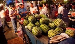 乌鲁木齐网红吃瓜,探寻城市美食新风尚